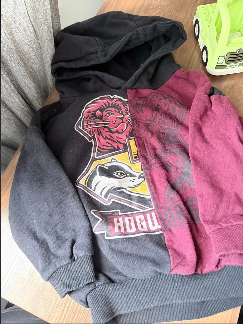 3/4T - Hogwarts Split-Color Kids Hoodie in Black & Burgundy